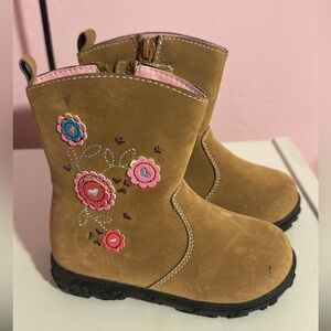 Brown Suede Boots with Floral Embroidery